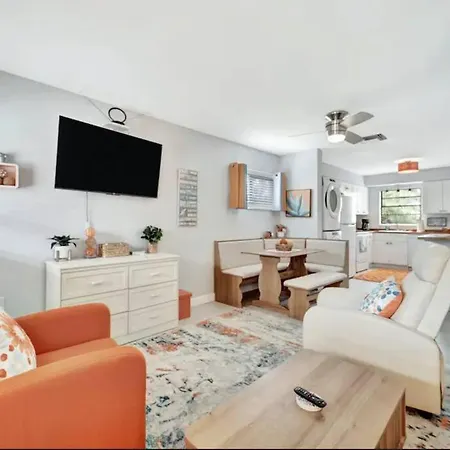Tiki Retreat Apartment